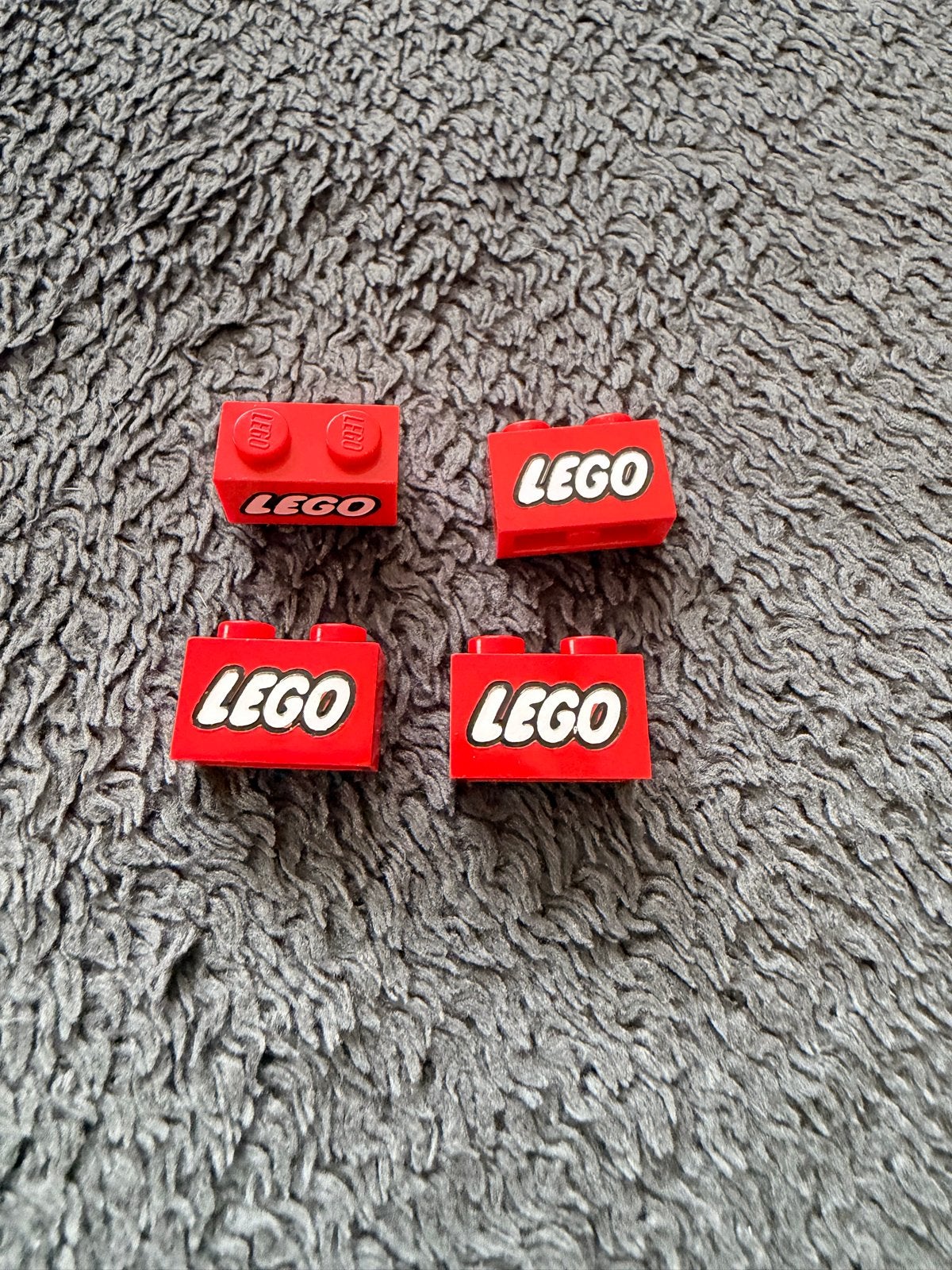 Lego 1x2 studs met opdruk LEGO, 4 stuks, Ophalen of Verzenden, Gebruikt, Losse stenen, Lego