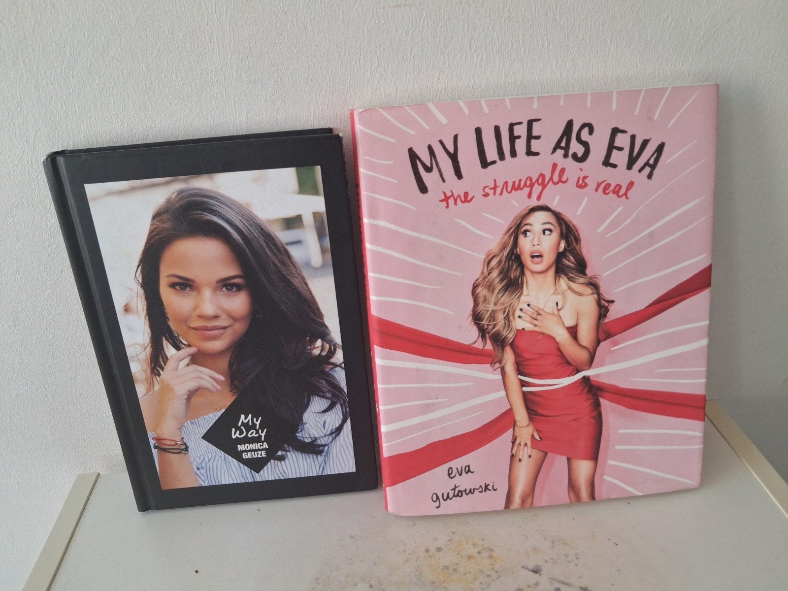 Boeken Monica Geuze - My Way & Eva Gutowski - My Life As Eva, Ophalen of Verzenden, Zo goed als nieuw, Monica Geuze, Eva Gutowski
