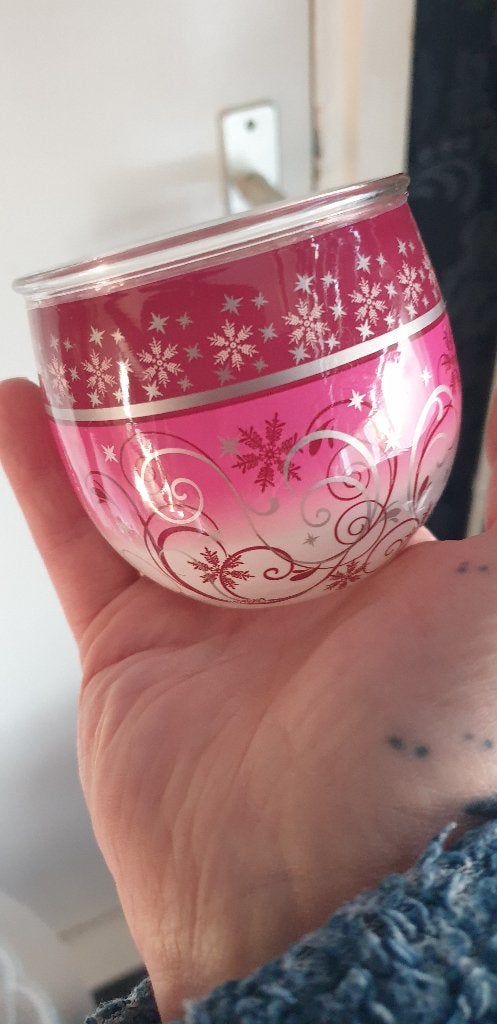 Te koop 25 glazen waxinelichthouders of diy kaarsen maken, Waxinelichthouder, Ophalen of Verzenden, Roze, Glas