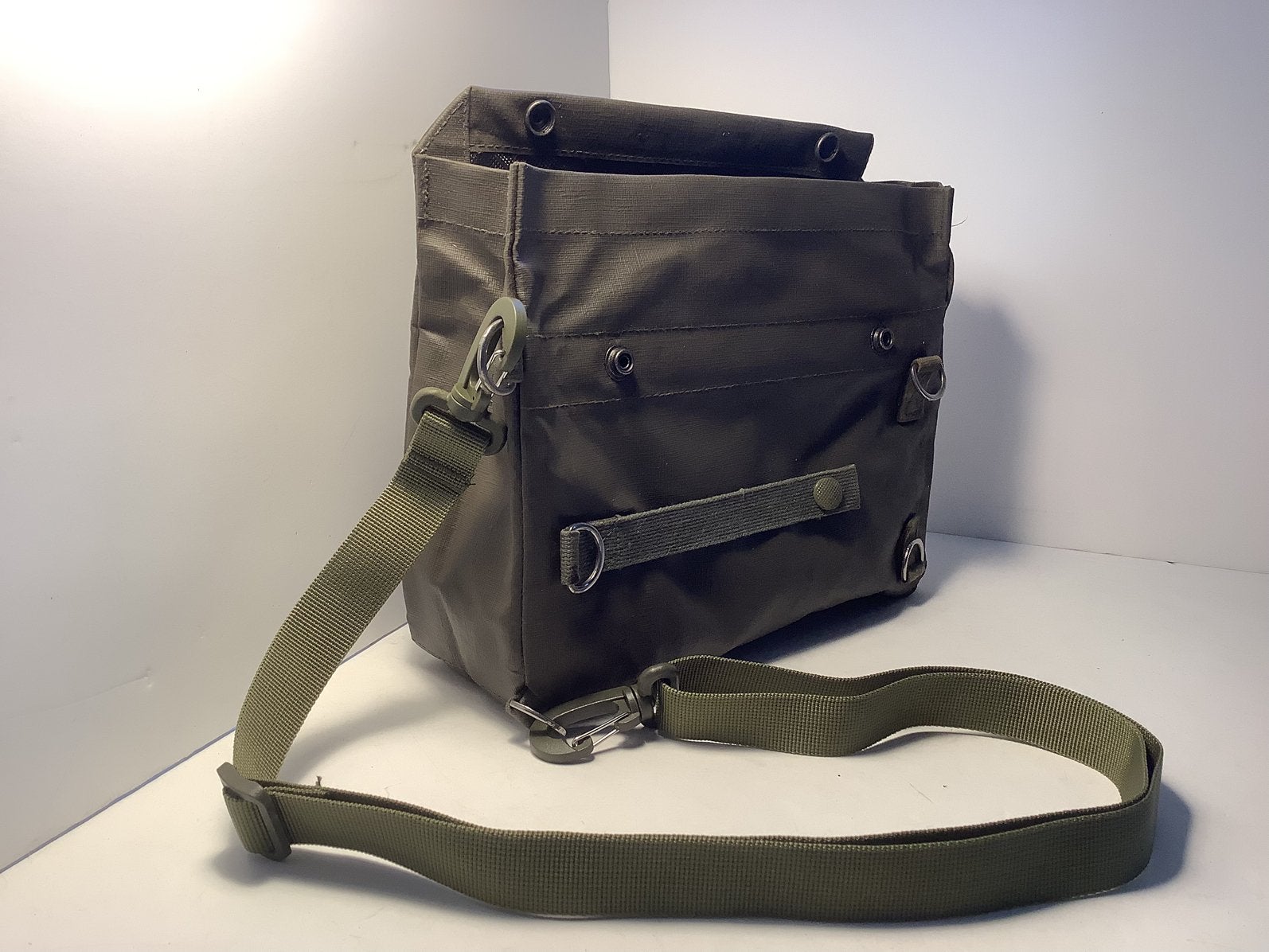 Vintage swiss military bag schoudertas. Gasmasker tas, Ophalen of Verzenden, Overige soorten, Overige gebieden, Overige typen