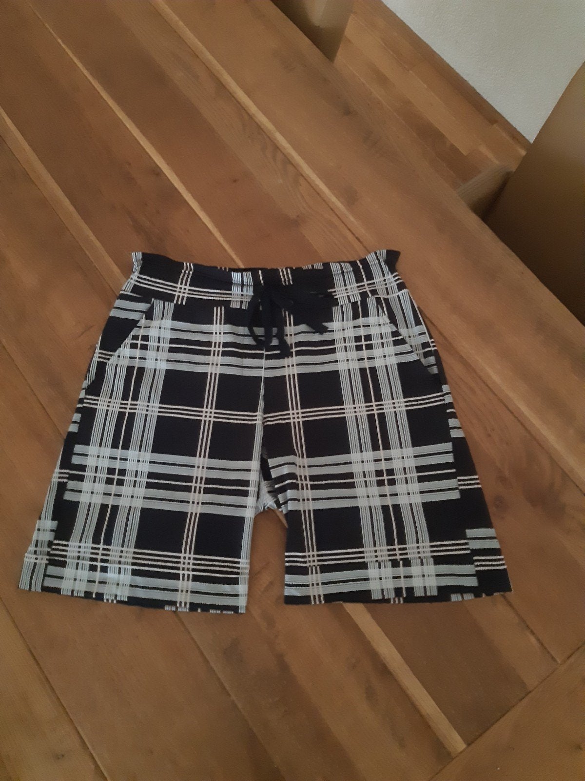 Prachtige Studio Anneloes travel short, zwart/ruit, mt M, Maat 38/40 (M), Kort, Verzenden, Zwart