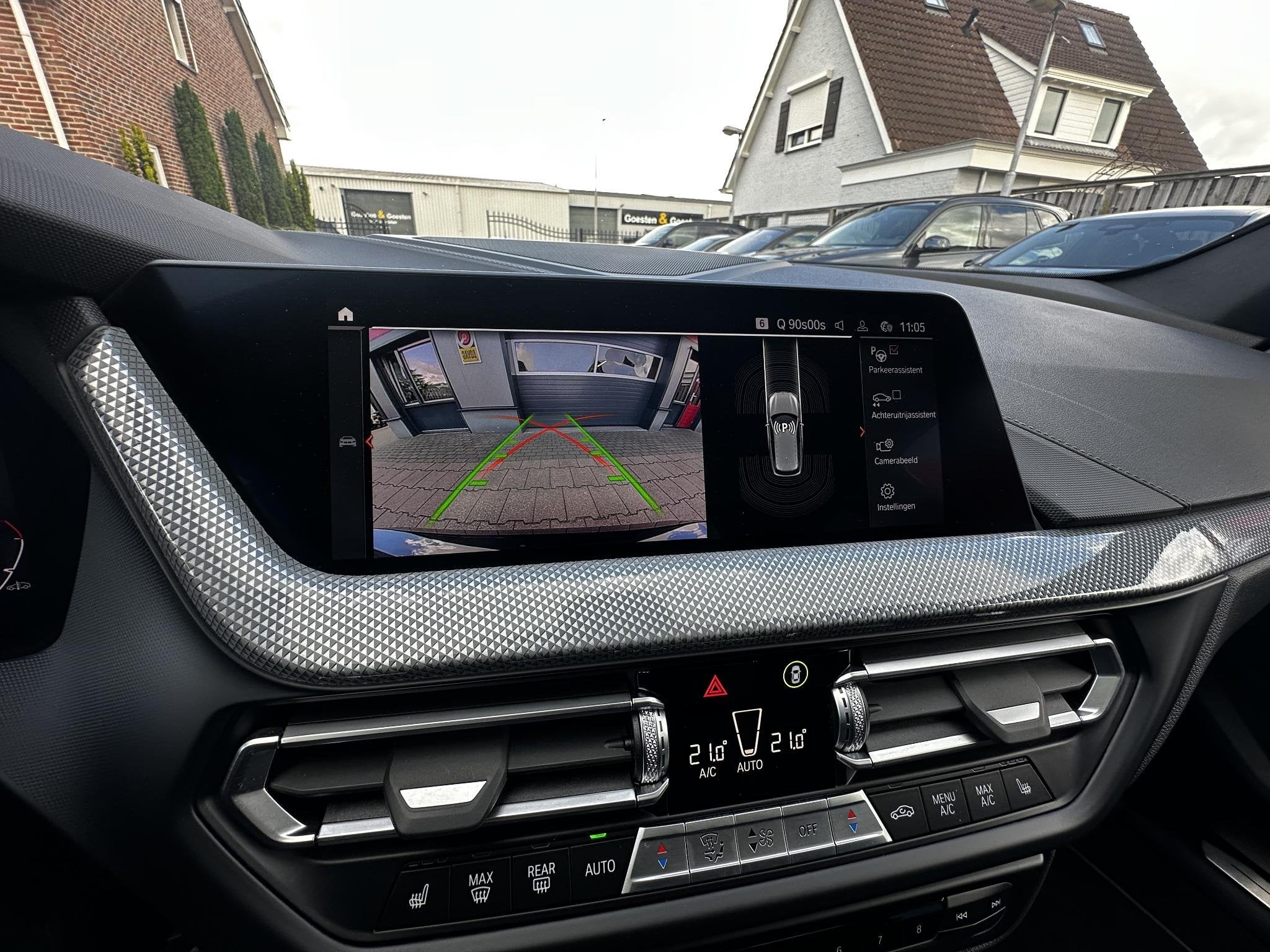 BMW 1-serie 118i Executive Luxury NL Panodak|Leder|sport|HiF, Auto's, Dealer onderhouden, 136 pk, Gebruikt, Zwart