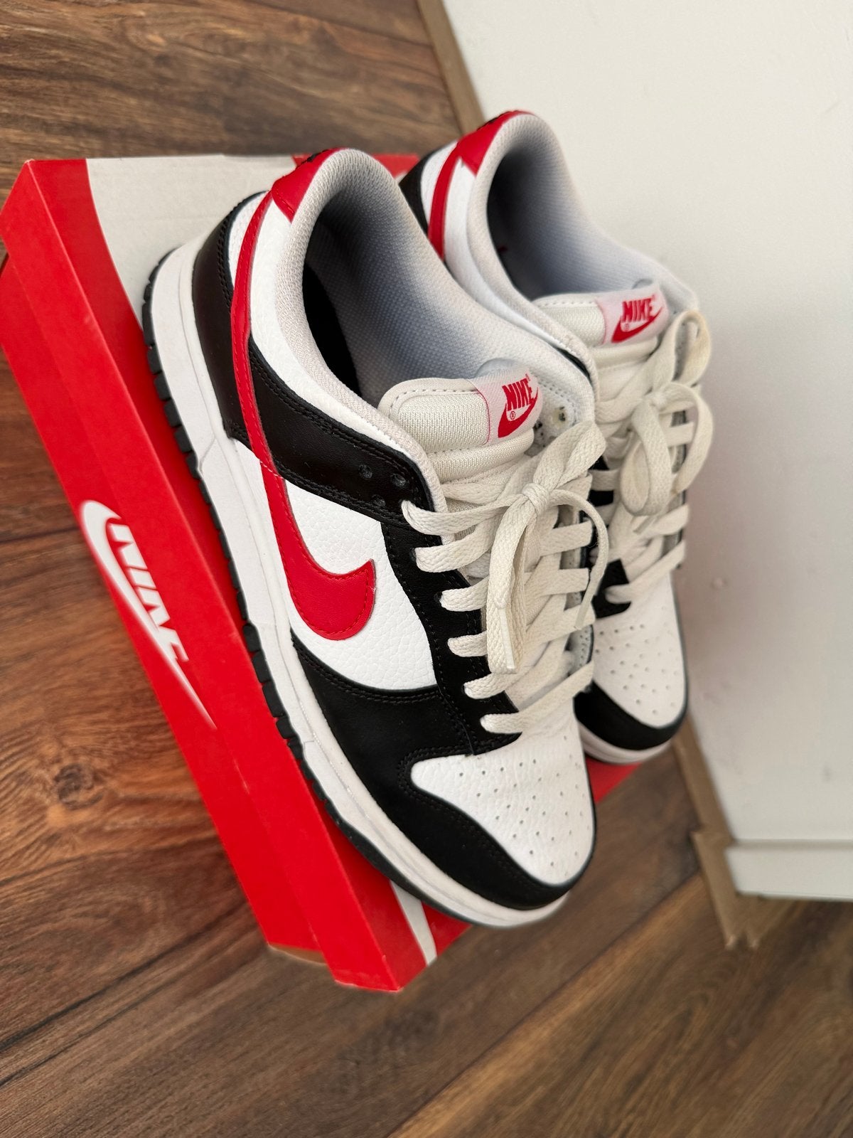 Nike Dunk Low Retro Black/University Red-White, Ophalen of Verzenden, Gedragen, Zwart, Sneakers of Gympen