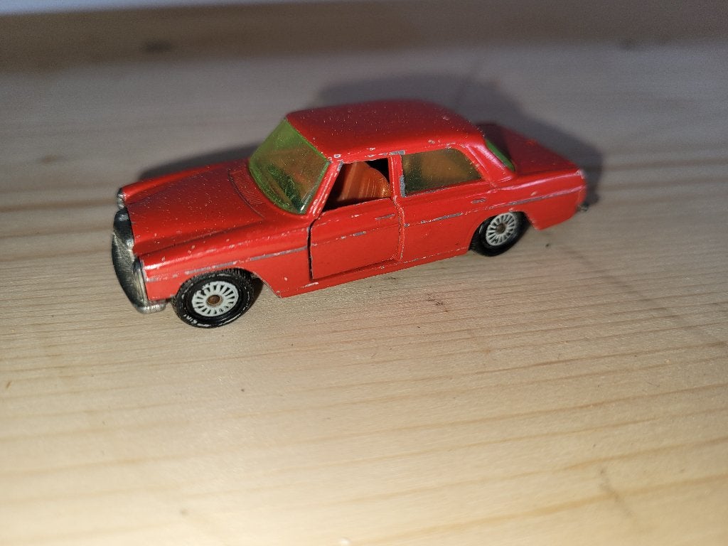zeer nette mercedes 250 rood oltimer, Hobby en Vrije tijd, Ophalen of Verzenden, Nieuw, Auto
