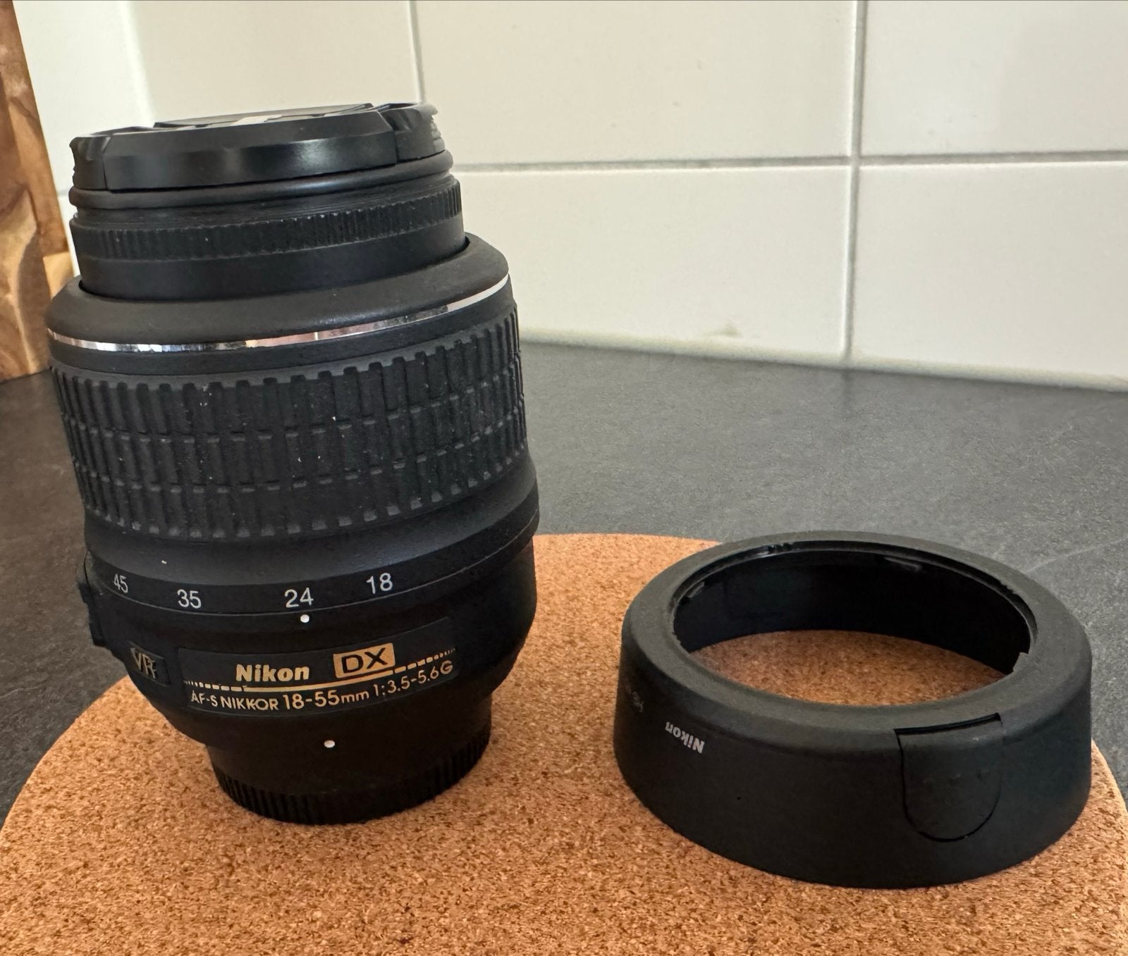 Nikon AF-S DX Nikkor 18-55mm f/3.5-5.6G VR, Audio, Tv en Foto, Ophalen of Verzenden, Zo goed als nieuw, Macrofunctie, Nikon