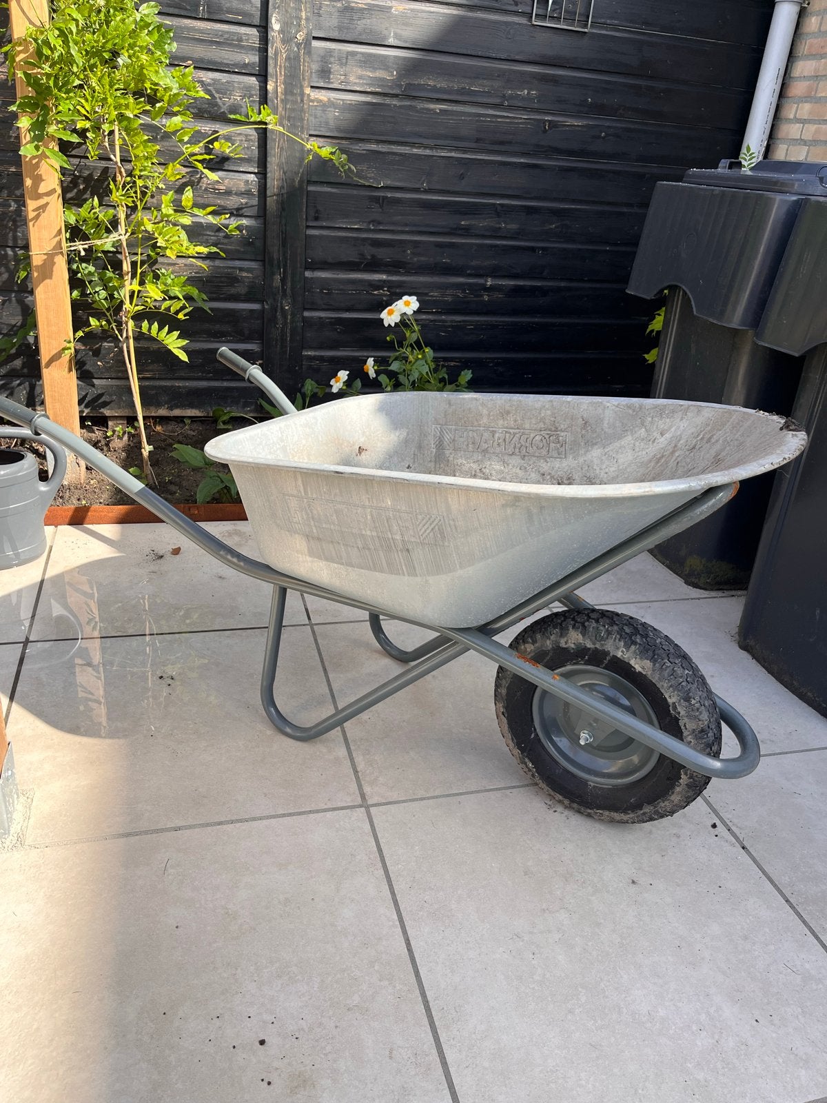 Stevige kruiwagen, Tuin en Terras, Kruiwagens, Ophalen, Gebruikt, Handmatig, Eenwielig