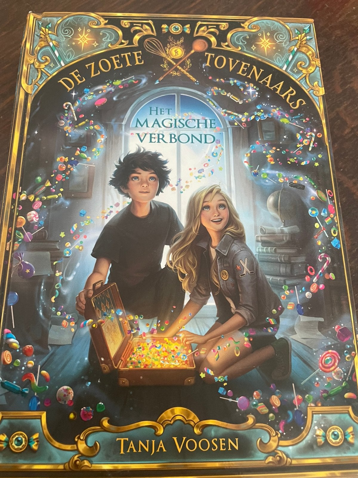 Tanja Voosen - De zoete Tovenaars - Het magische verbond, Boeken, Ophalen of Verzenden, Zo goed als nieuw, Tanja Voosen