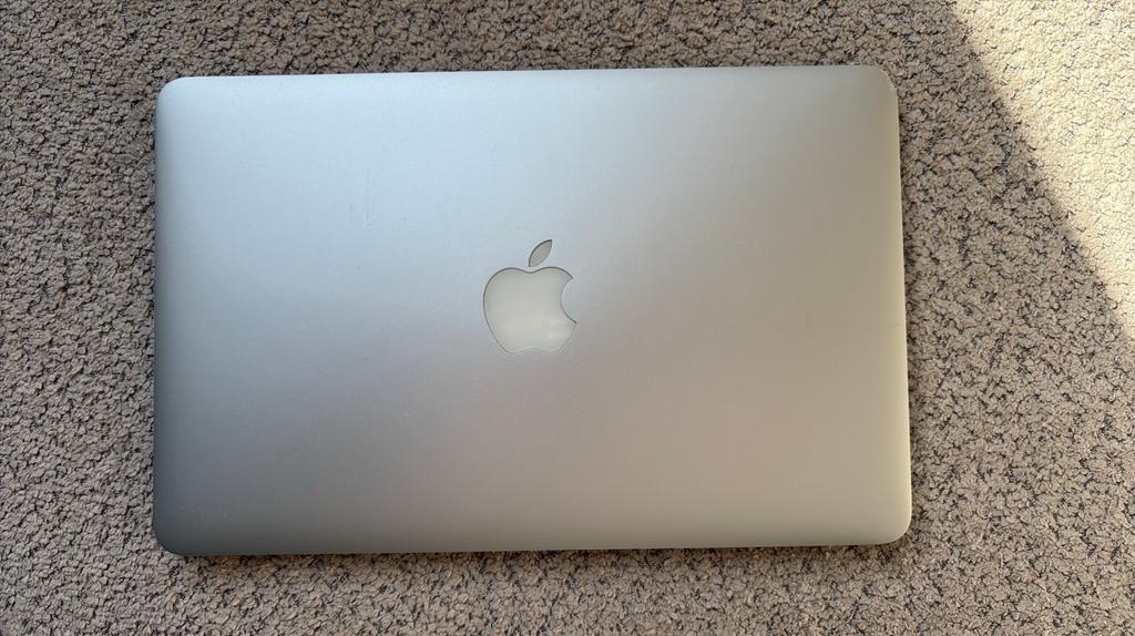 Apple MacBook Air 11 inch A1465 incl. oplader, Computers en Software, Apple Macbooks, Ophalen, Gebruikt, Qwerty, Onbekend