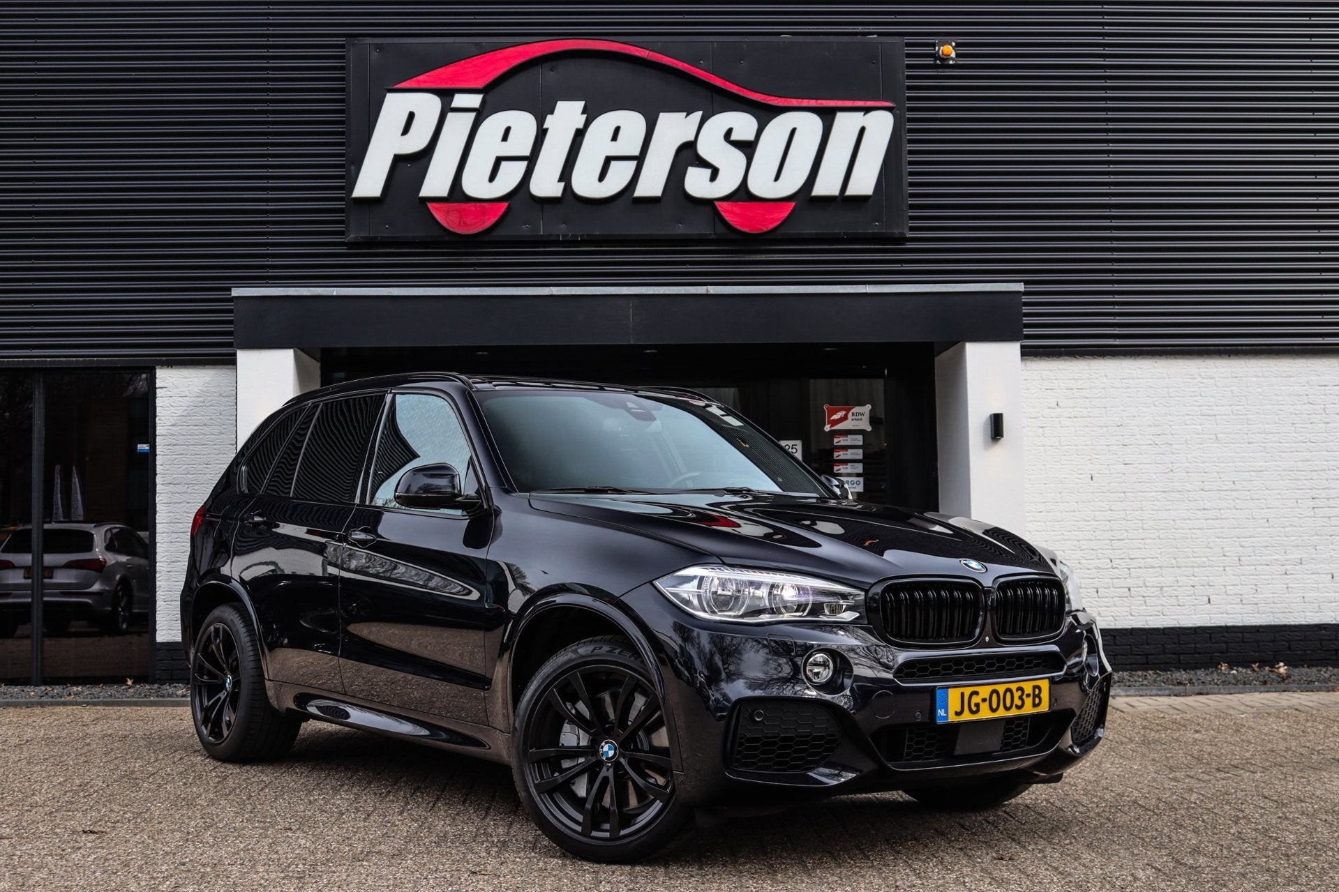 BMW X5 XDrive50i 7p M-Pakket PANO MEMORY ACC H&K LEDER XENON, Gebruikt, Zwart, Bedrijf, Vierwielaandrijving