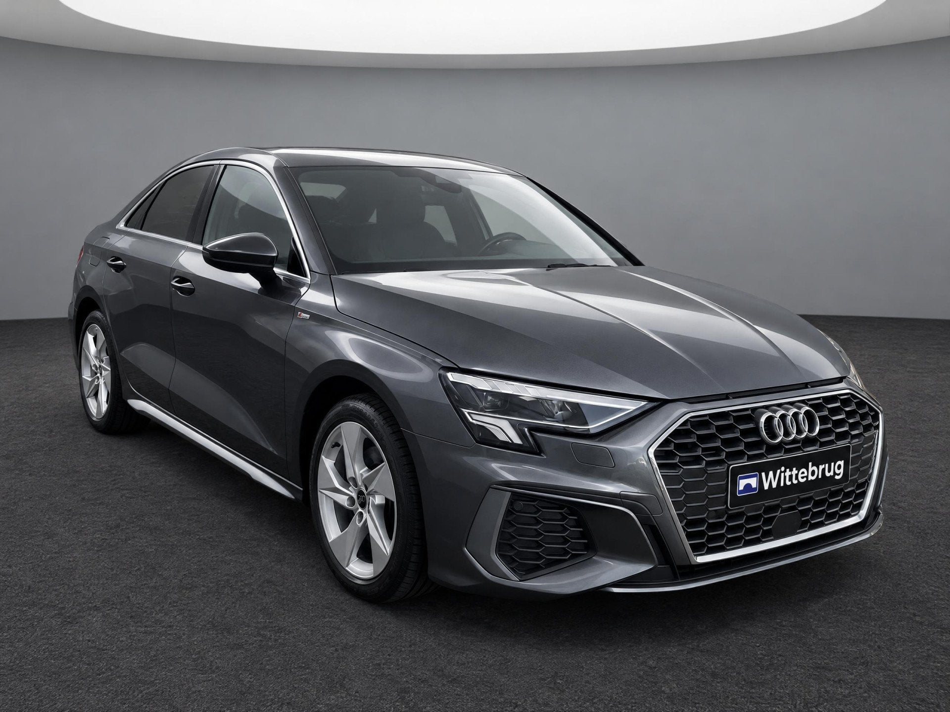 Audi A3 Limousine 30 TFSI 110pk S edition / 2X S-Line / Navi, Voorwielaandrijving, Stof, Gebruikt, 1200 kg