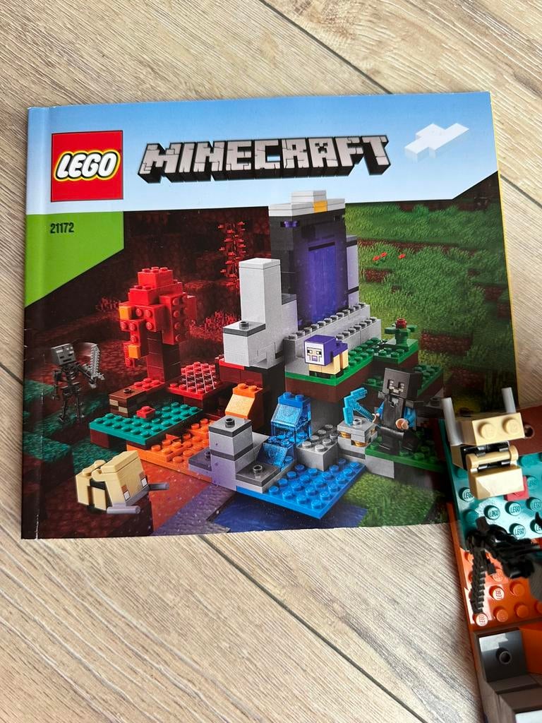 Lego 21172 Minecraft complete set, minifiguren, Ophalen of Verzenden, Zo goed als nieuw