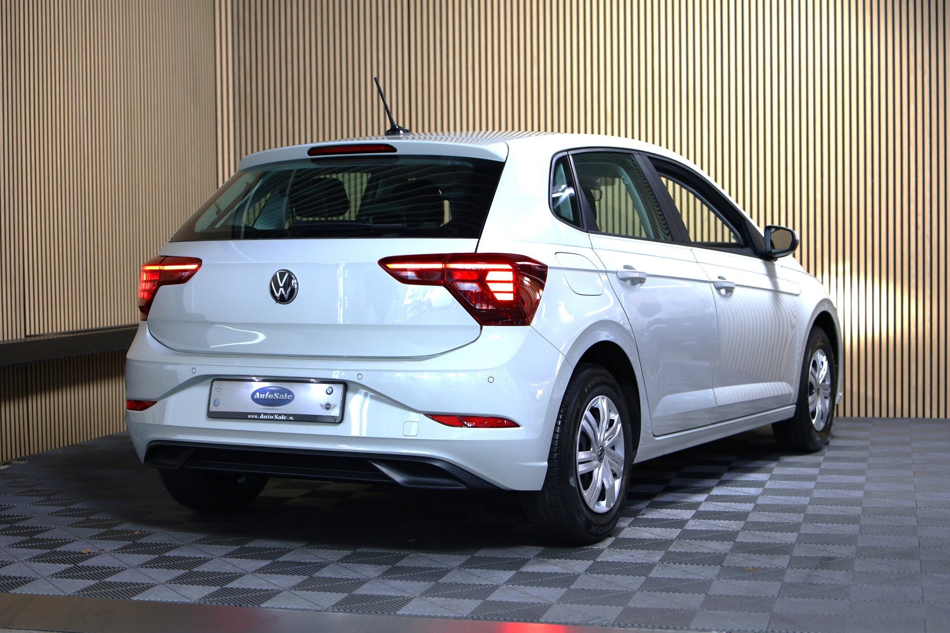 Volkswagen Polo 1.0 TSI Edition VIRTUAL AIRCO PDC LANE FRONT, Auto's, Voorwielaandrijving, Stof, Gebruikt, Zwart