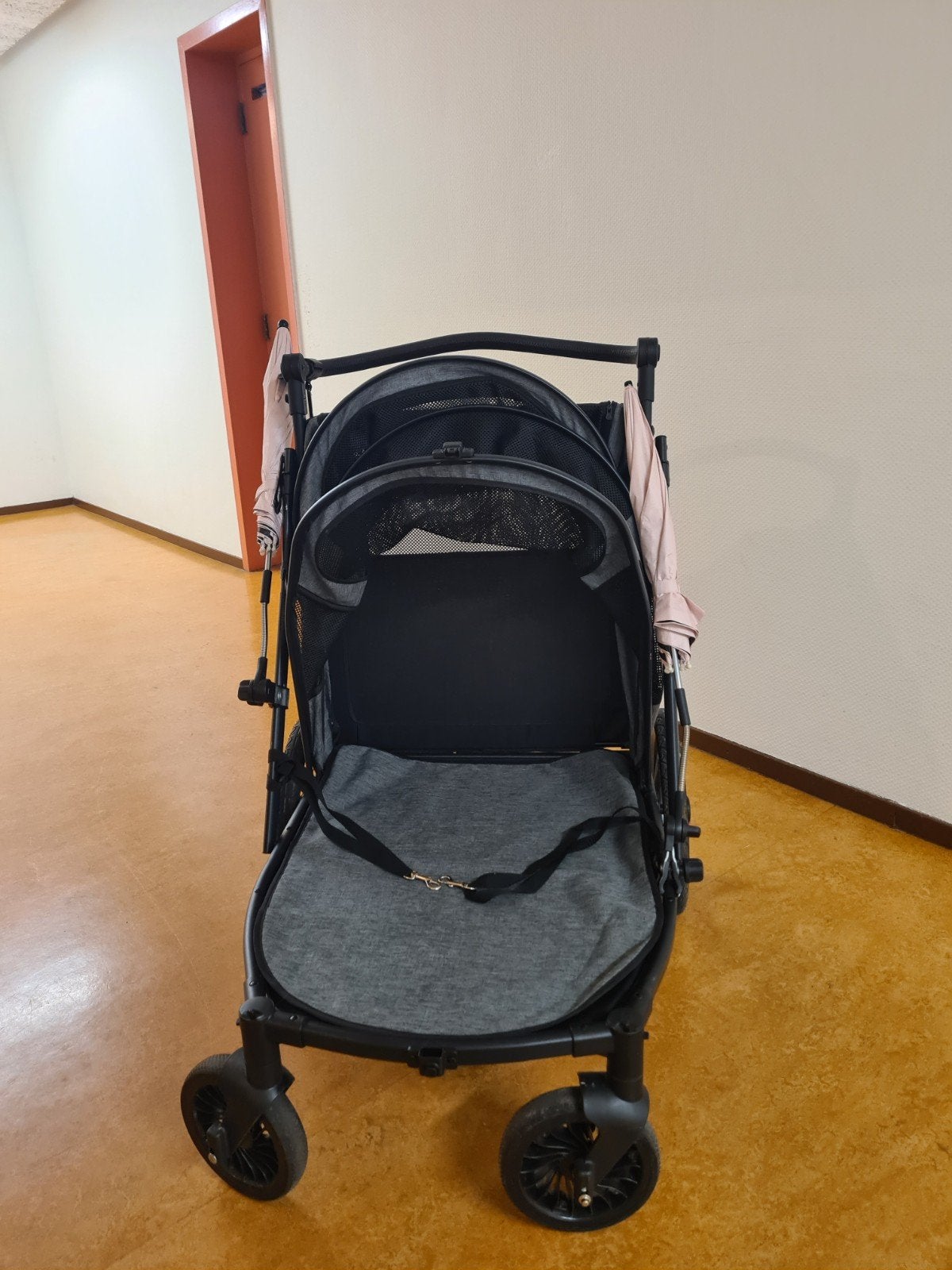 Grote honden buggy / stoller big dogs, Ophalen, Zo goed als nieuw