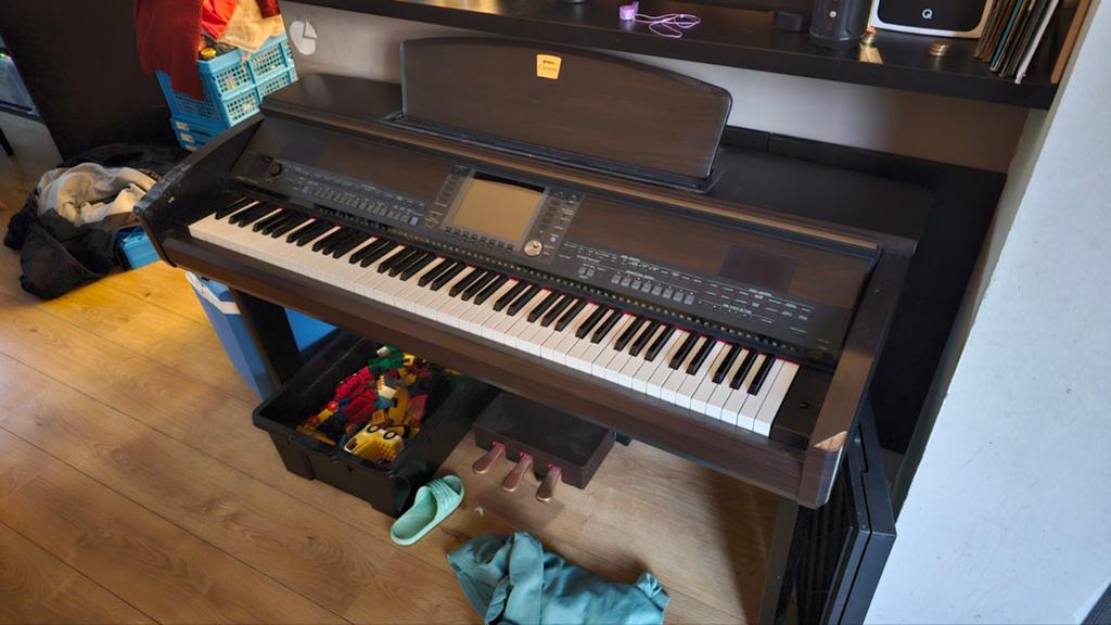 Digitale piano clavinova cvp-407 met 88 toetsen en pedalen, Muziek en Instrumenten, Ophalen of Verzenden, Gebruikt, Zwart