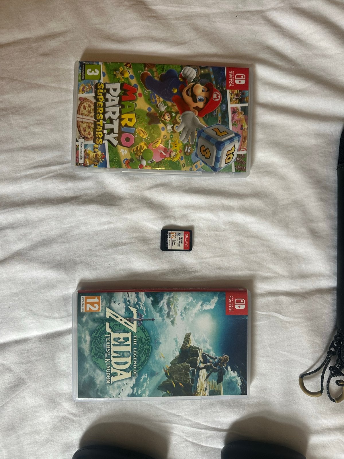 Foto 5 van Nintendo Switch OLED met 3 games en accessoires