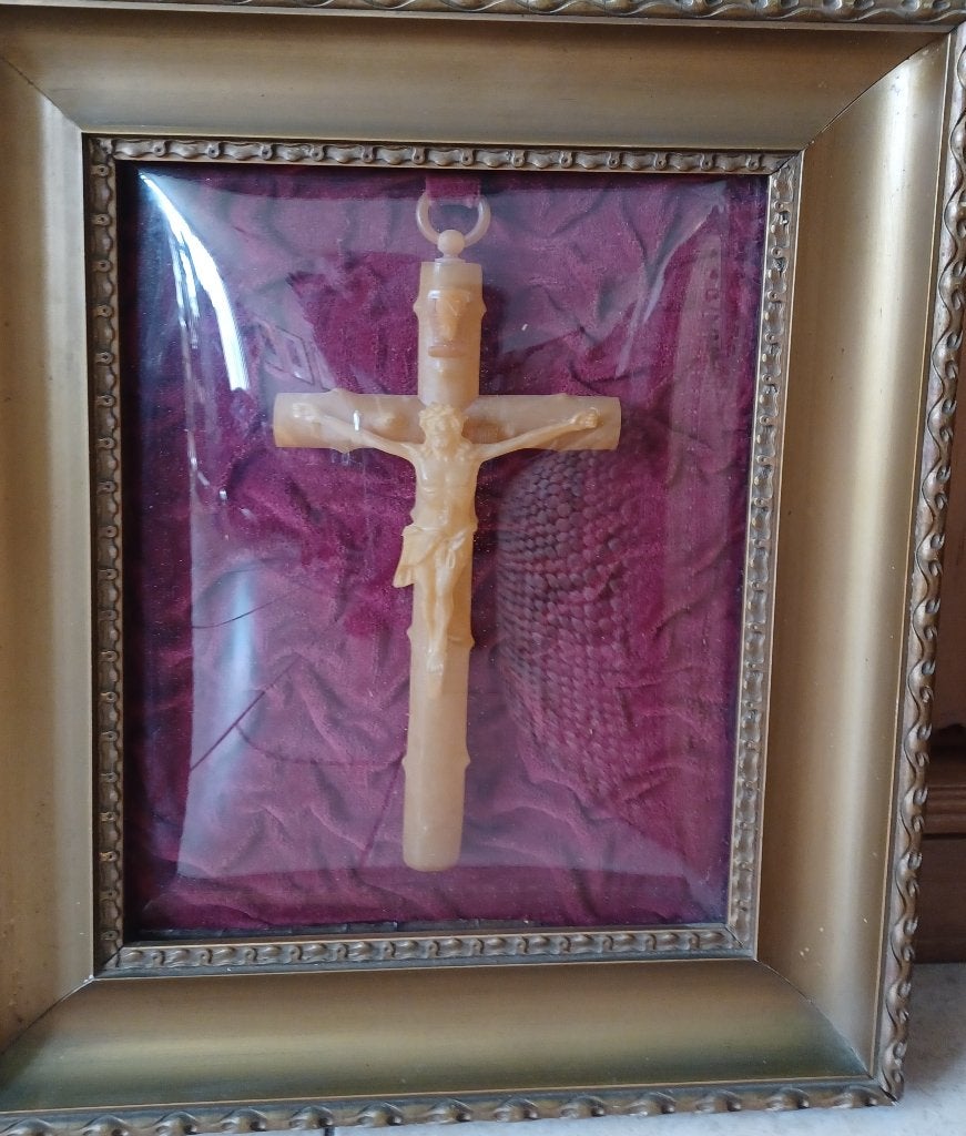 Antieke crucifix ingelijst in houten lijst, Antiek en Kunst, Ophalen of Verzenden