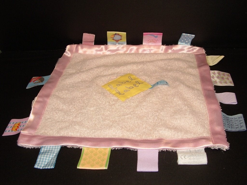 DUSHI LABEL LABEL KNUFFELDOEK BADSTOF LICHTROZE MET I, Verzenden, Nieuw, Overige typen