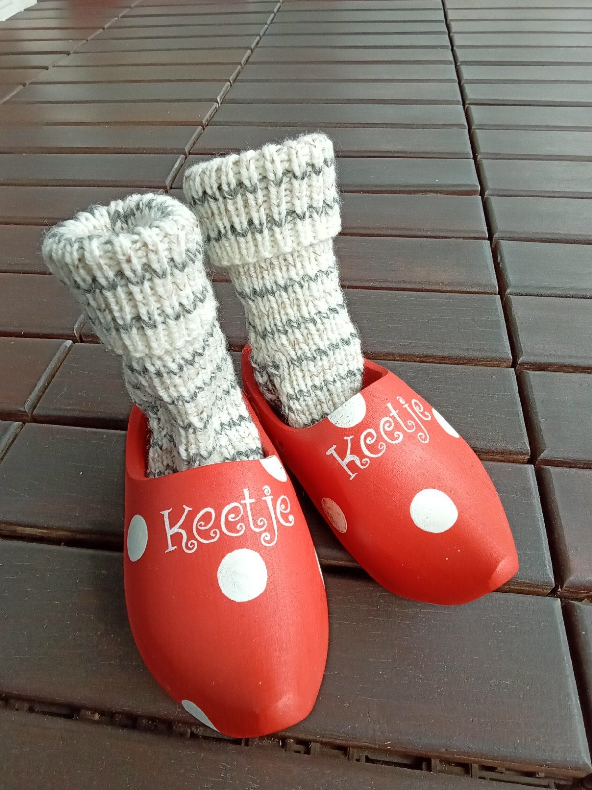 Leuke klompjes met  dikke Noorse sokjes ,maat 22, Kinderen en Baby's, Kindermode-accessoires, Nieuw, Ophalen
