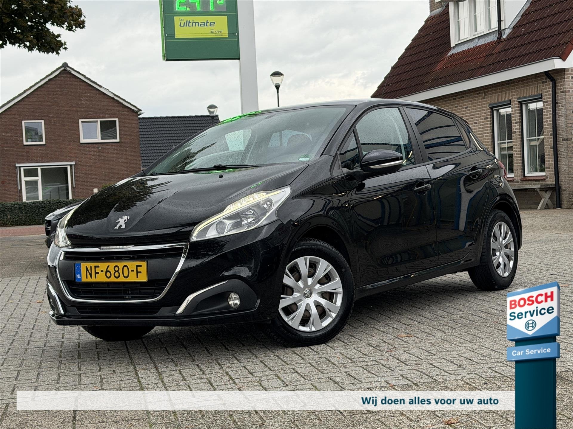 Peugeot 208 1.2 VTI / Org NL / Trekhaak / Cruise / Navi / Le, Auto's, Stof, Gebruikt, 1199 cc, 82 pk