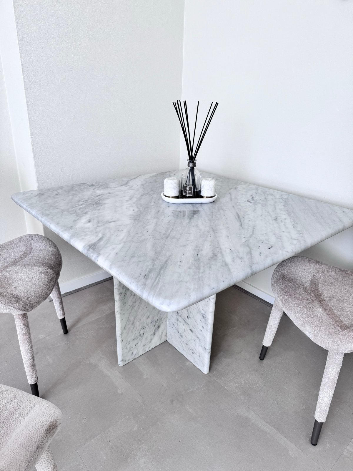 Vintage marmeren tafel - recent opgepoetst, Ophalen, 100 tot 150 cm, Zo goed als nieuw, Vier personen