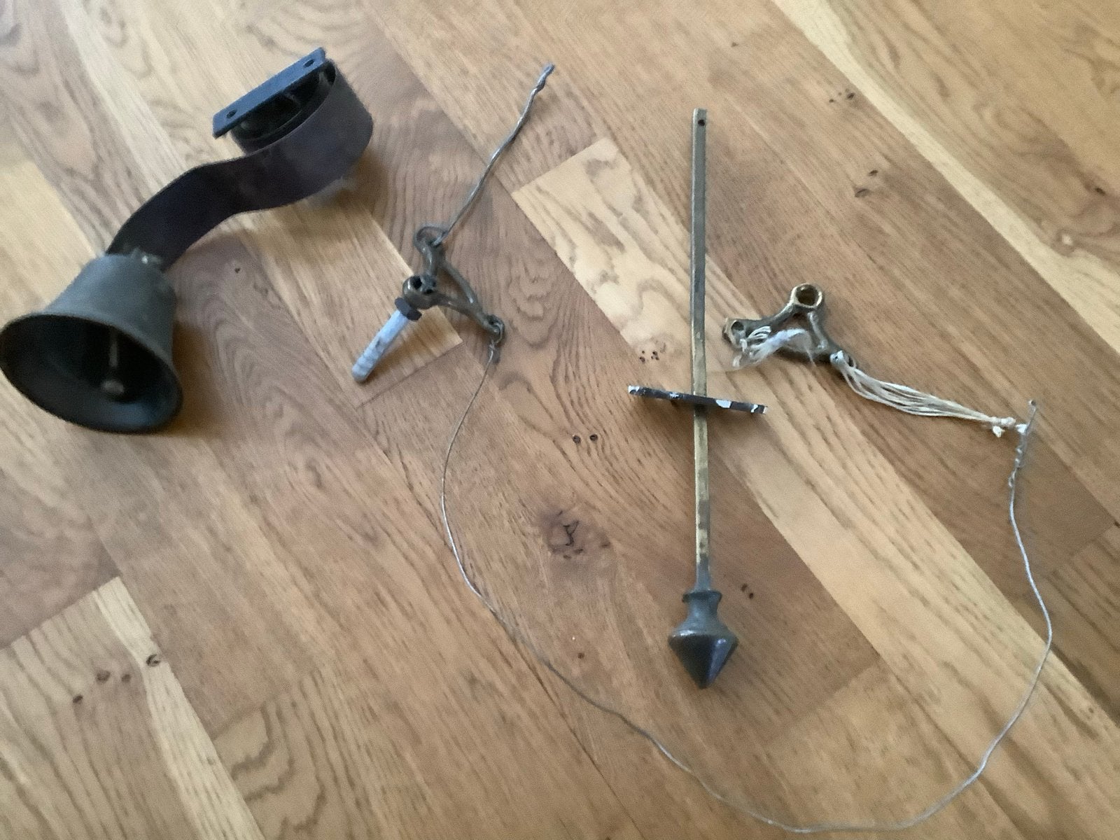 Antieke deurbel onderdelen - messing bel en mechanisme, Ophalen