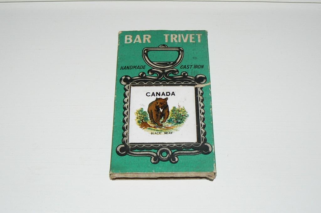 Vintage gietijzeren flesopener met geïntegreerde onderzetter, Huis en Inrichting, Woonaccessoires | Onderzetters, Ophalen of Verzenden