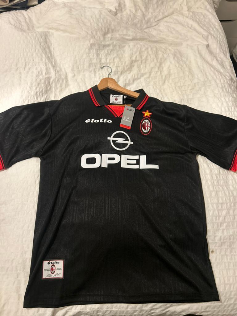 Retro AC Milan voetbal shirt Kluivert, Verzamelen, Sportartikelen en Voetbal, Ophalen of Verzenden, Nieuw, Buitenlandse clubs
