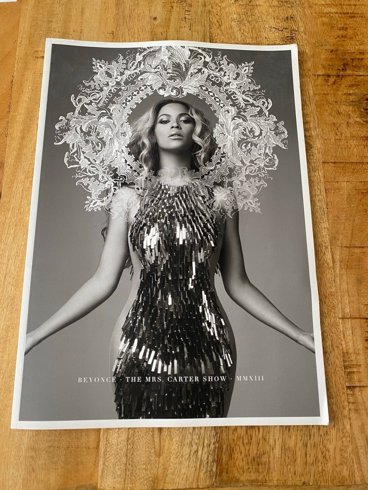 Beyoncé The Mrs. Carter Show Tourboek MMXIII, Verzenden, Zo goed als nieuw, Artiest