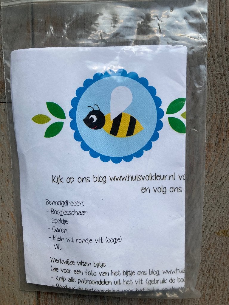 Viltpakketje - Broche Zomerbijtje, Textiel, Ophalen of Verzenden, Zo goed als nieuw, Overige merken