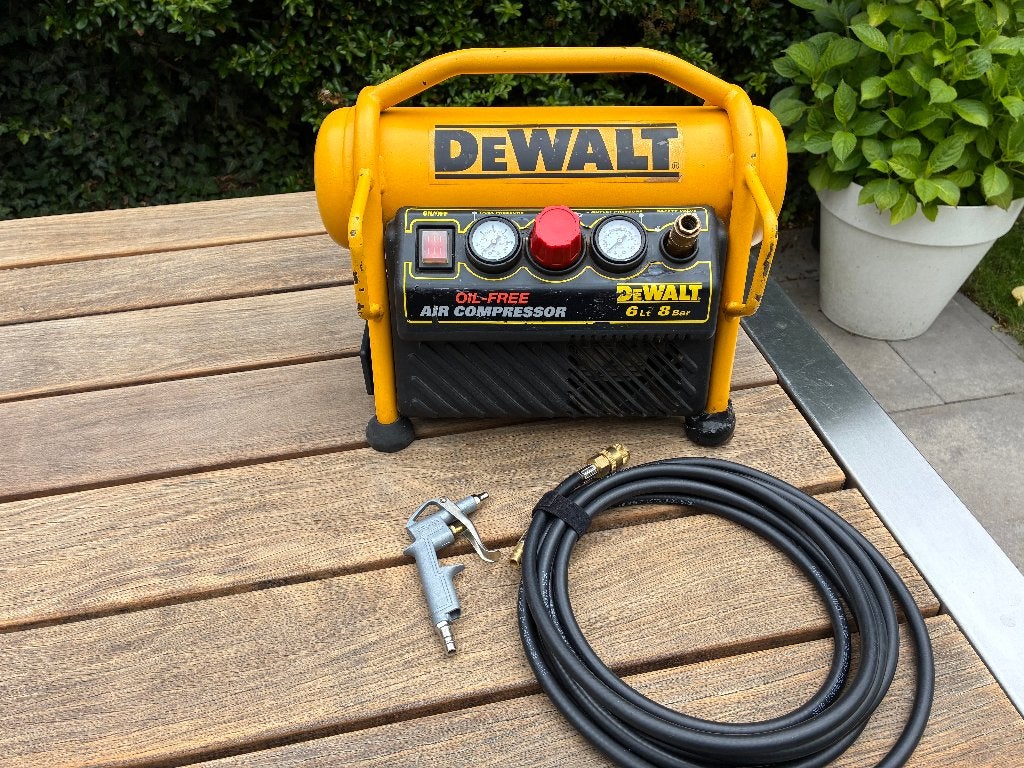 DeWalt Compressor DPC6MRC-QS 6L incl. slang en luchtpistool, Ophalen, Gebruikt, 6 tot 10 bar, Olievrij