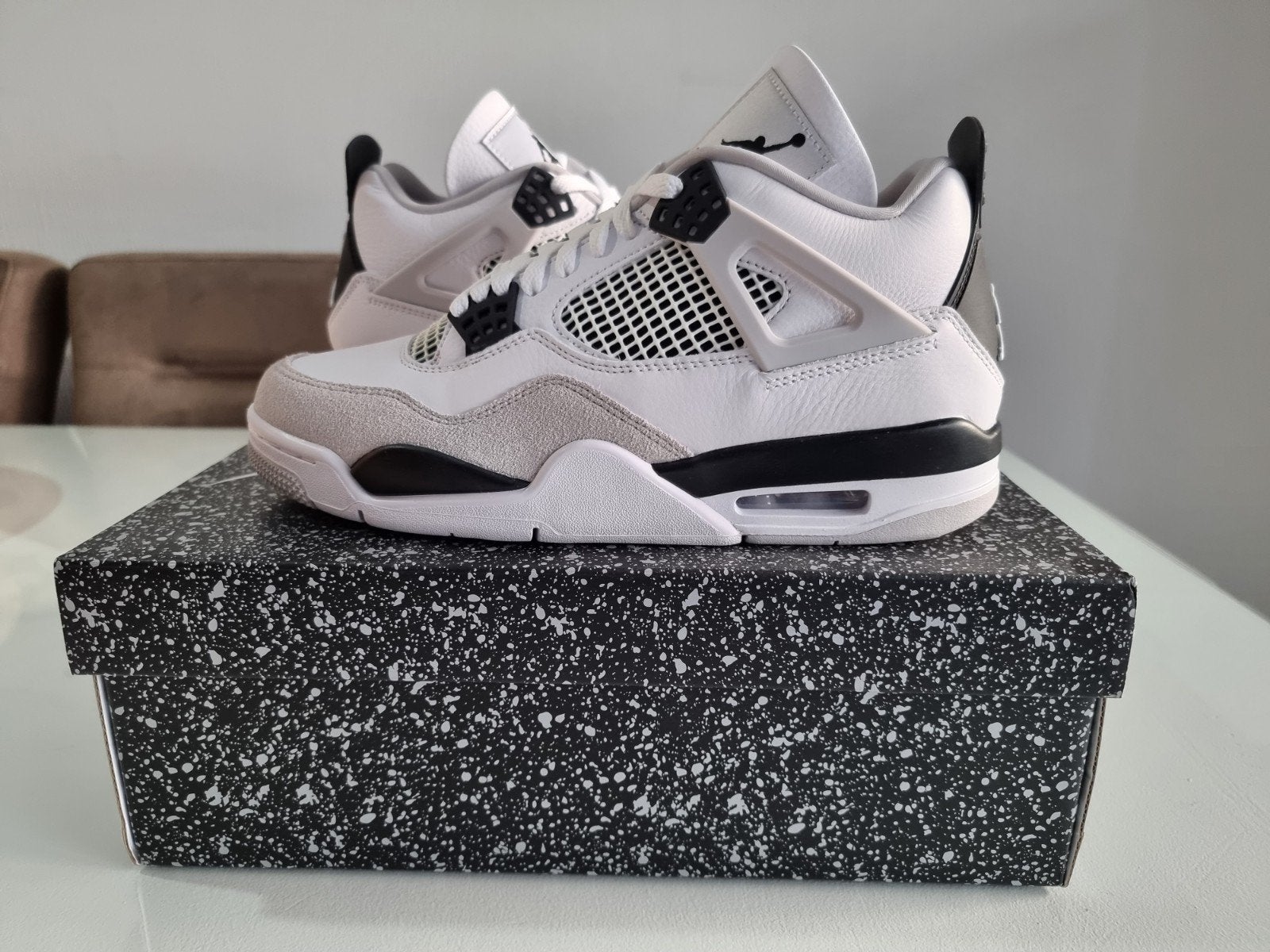 Nike Air Jordan 4 Retro Military Black - Maat 43, Wit, Nieuw, Ophalen of Verzenden, Sneakers of Gympen