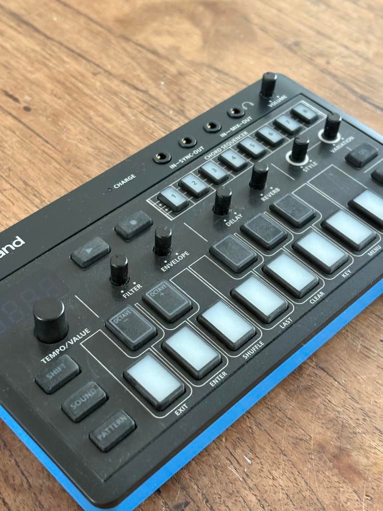 Roland AIRA J6, Ophalen, Roland, Overige aantallen, Zo goed als nieuw