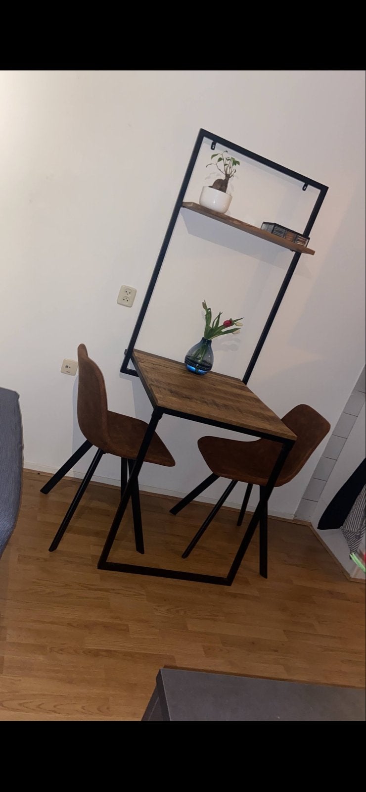 Wandtafel met opklapbaar tafelblad en plank, Ophalen, Gebruikt, Tot twee personen, 50 tot 100 cm