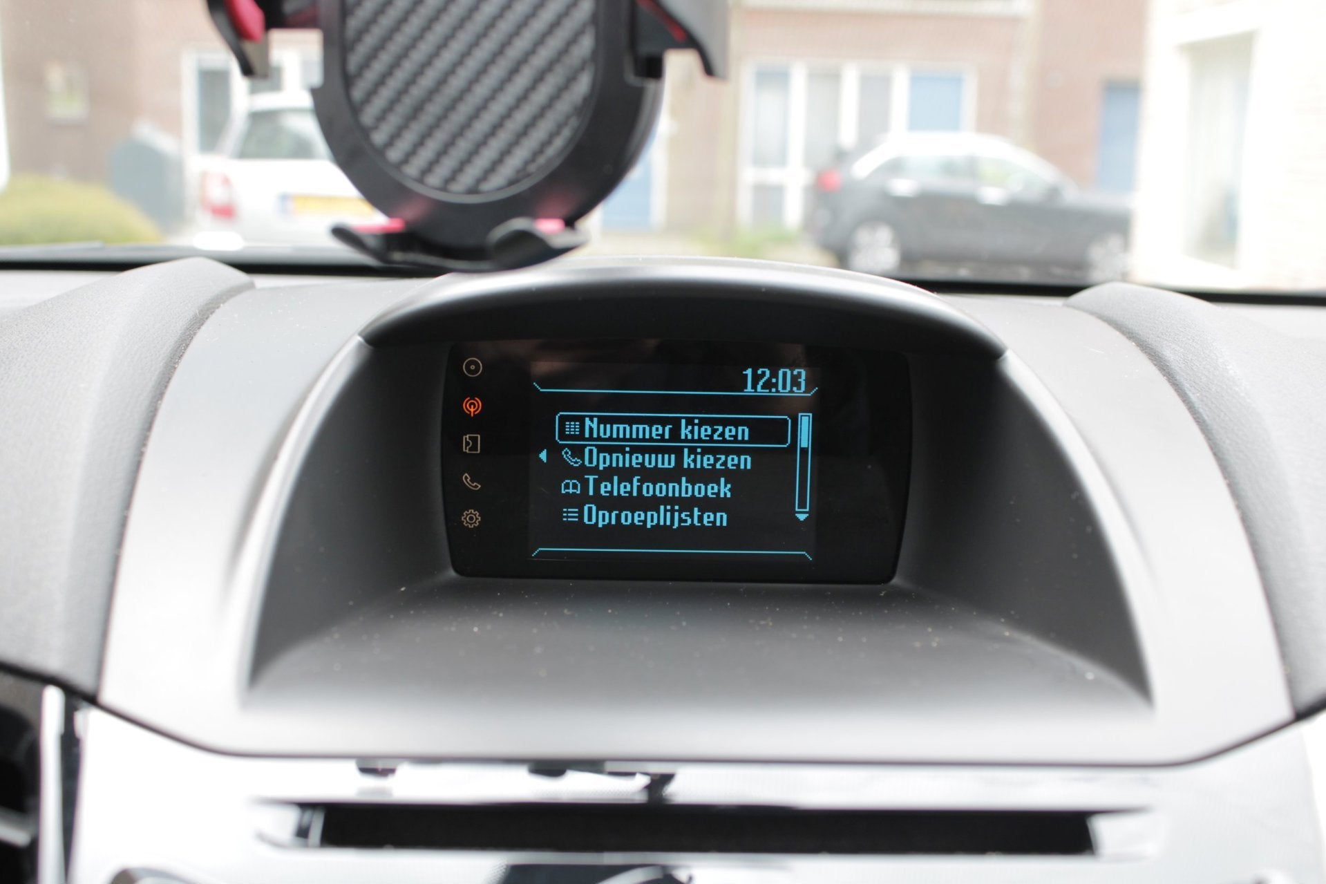 Foto 10 van Ford Fiesta 1.0 Titanium / Airco / Cruise Control / Elektirs