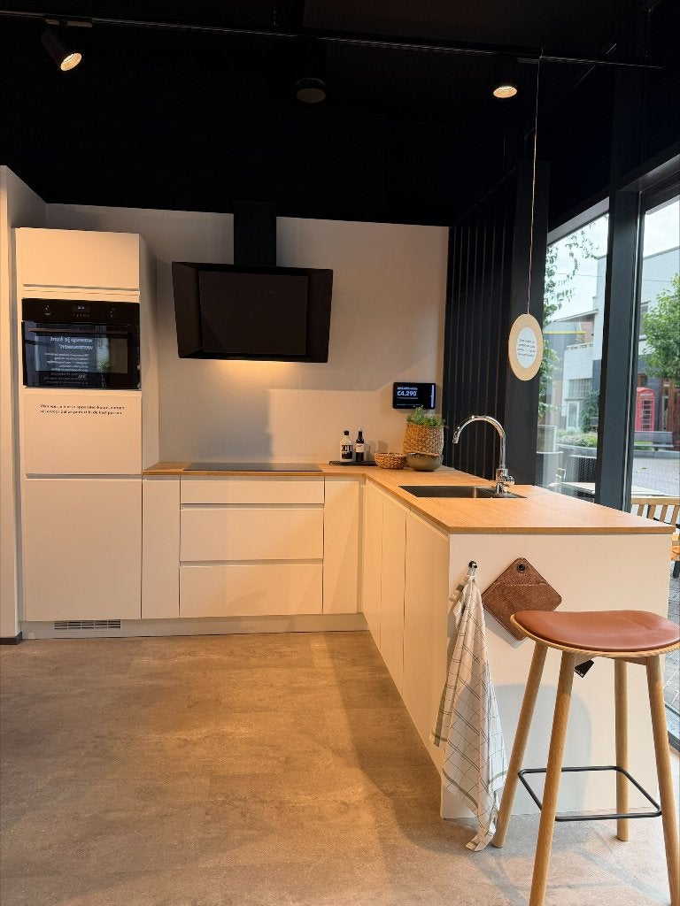 KVIK Linearis - showroom keuken, Wit, Overige typen, Nieuw, Ophalen of Verzenden