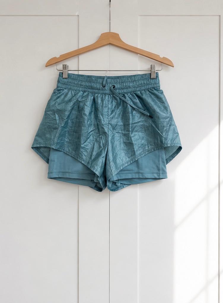 H&M 2 in 1 sportshort  groen blauw  maat 34 nieuw, Kleding | Dames, Sportkleding, H&M, Blauw, Nieuw, Ophalen of Verzenden