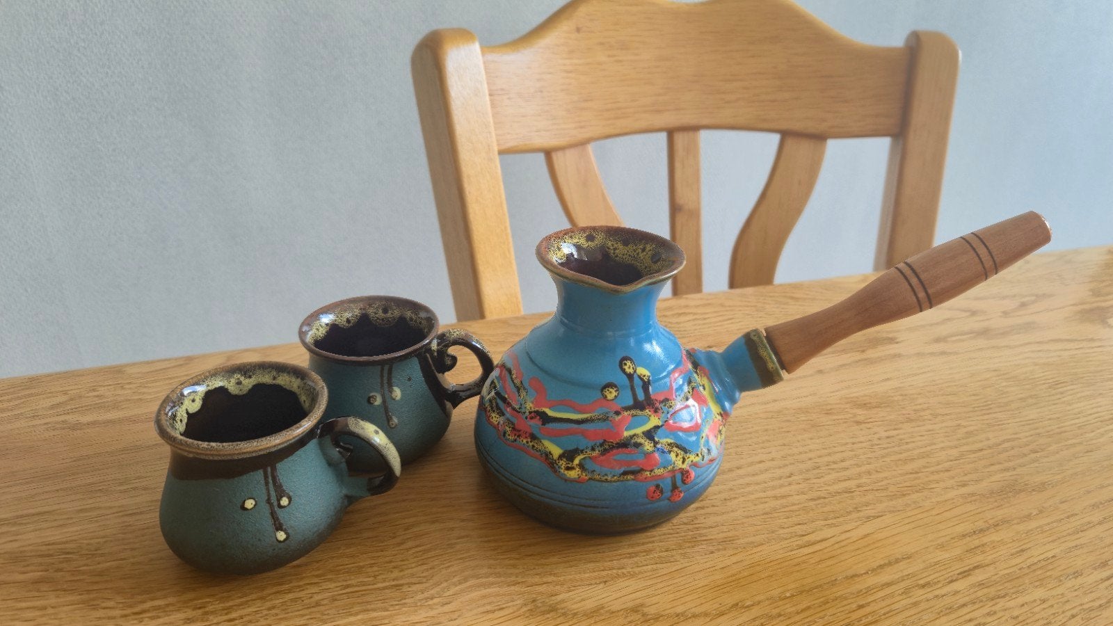 Turkse koffiepot met 2 kopjes - Handgemaakt keramiek, Ophalen of Verzenden