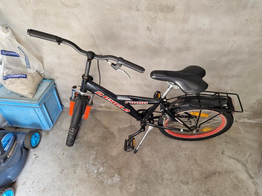 Zwarte kinderfiets 2 CYCLE Ronin met bagagedrager, Fietsen en Brommers, Ophalen