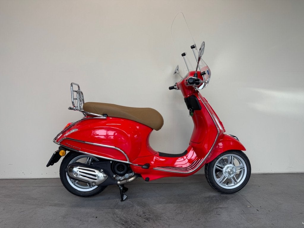 Vespa Primavera Dragon Rosso (glans rood) NIEUW 0 KM, Fietsen en Brommers, Niet ingevuld, Maximaal 45 km/u, Niet ingevuld, Nieuw