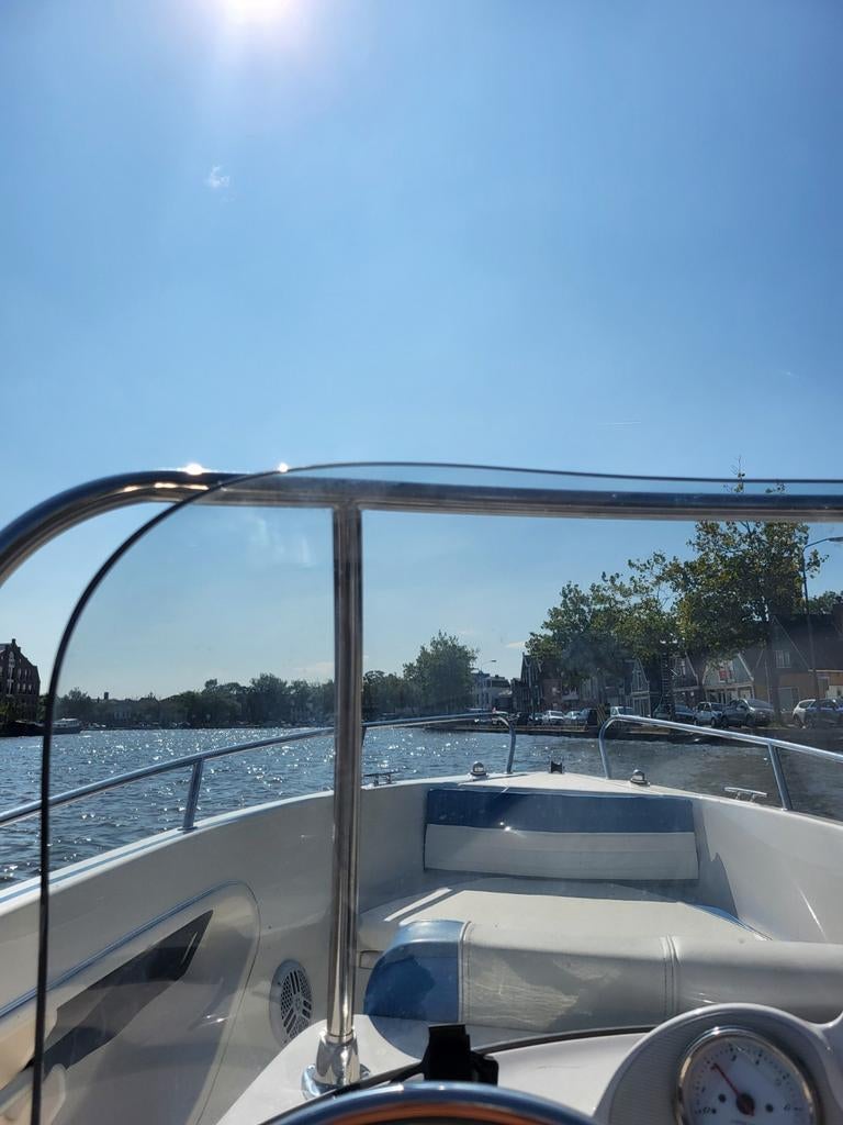 Quicksilver 500 Flamingo + 70PK Suzuki + trailer – vaarklaar, Ophalen, Zo goed als nieuw, Buitenboordmotor, Polyester