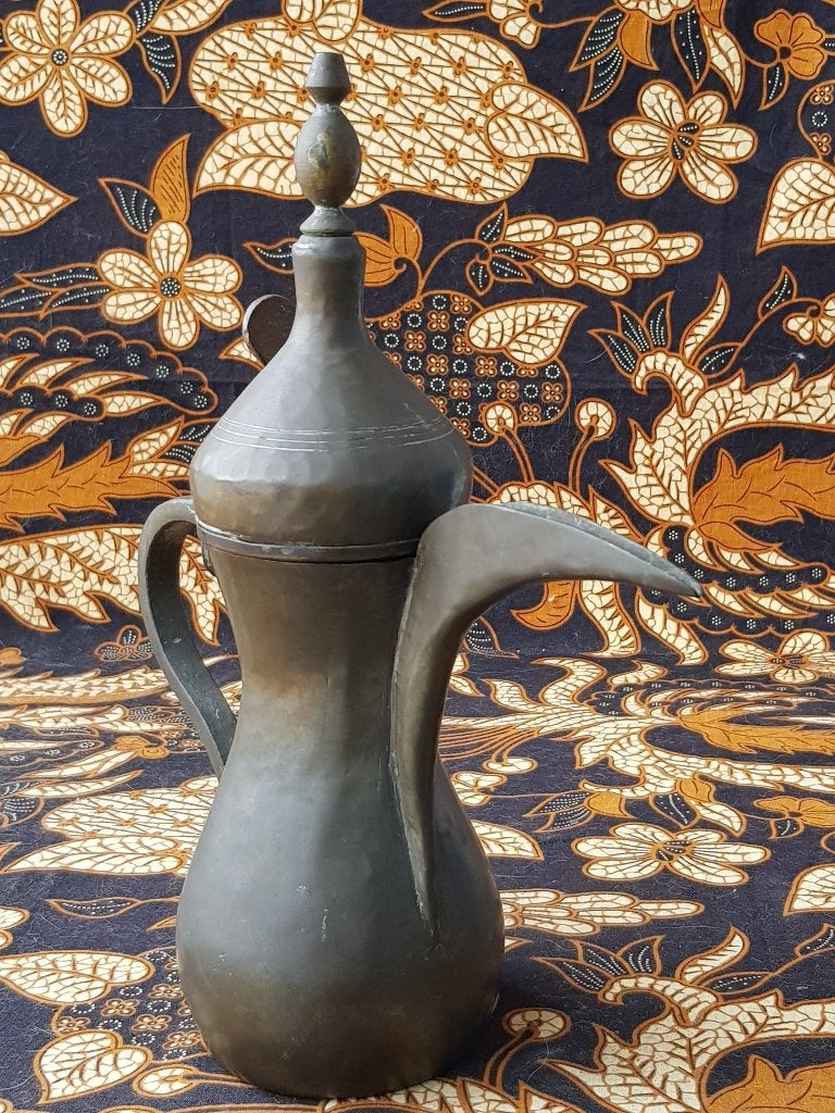 Mooie antieke Oosterse koffiepot of dallah van koper 30 cm., Ophalen of Verzenden, Koper