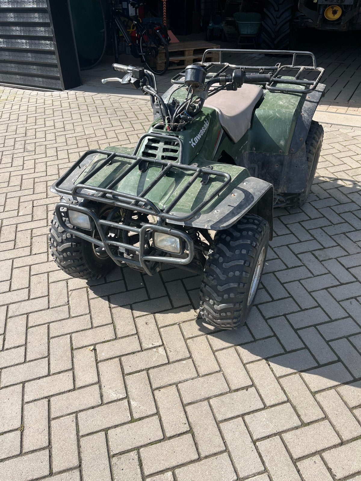 Kawasaki Quad 2x4 KLF300 uit 2006 - Project voor handige klu, Motoren, 300 cc, 11 kW of minder, 1 cilinder