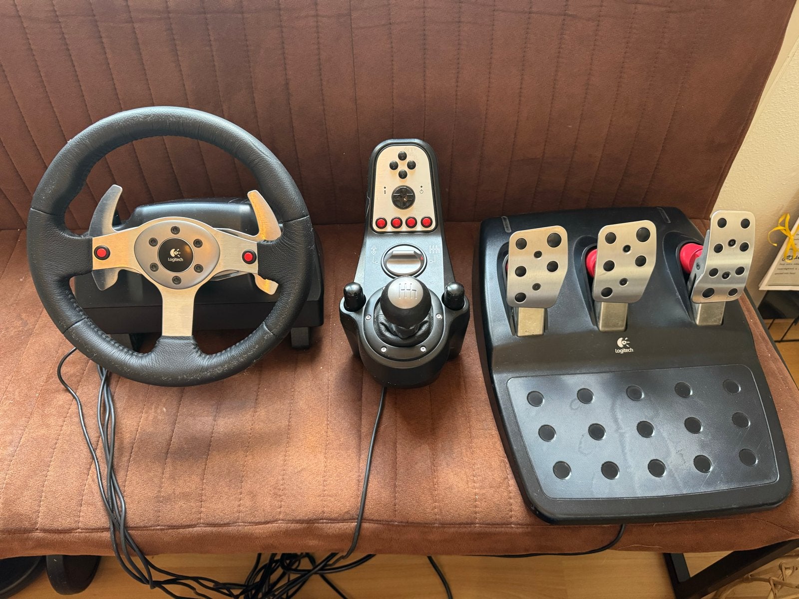Logitech G25 Racing Stuur met Pedalen en Shifter, Racestuur, Gebruikt, Force feedback, Ophalen of Verzenden