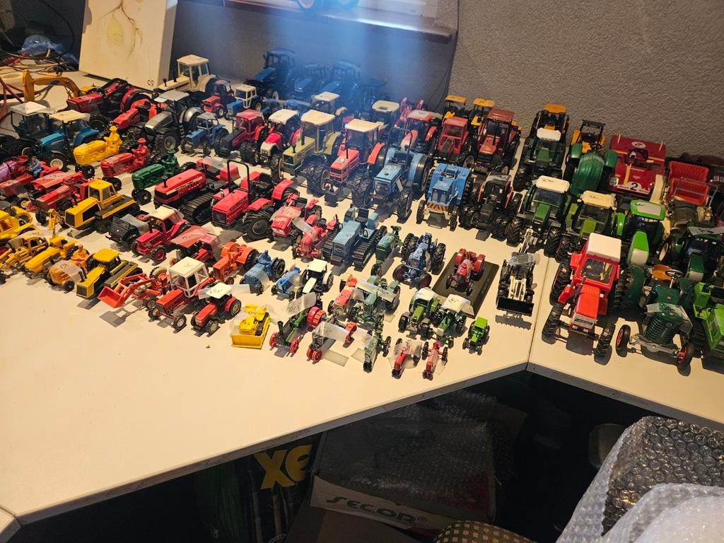 Laatste stuks!10 euro Diverse model tractoren - doe een bod!, Hobby en Vrije tijd, Modelbouw | Auto's en Voertuigen, Overige merken