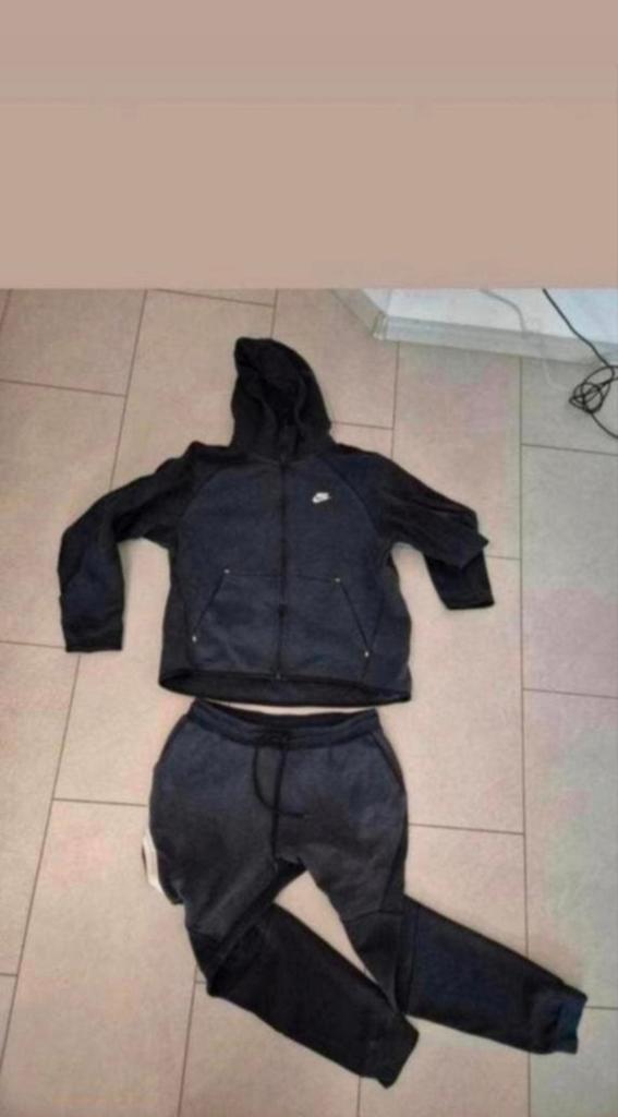 Nike tech L, Ophalen of Verzenden, Gedragen