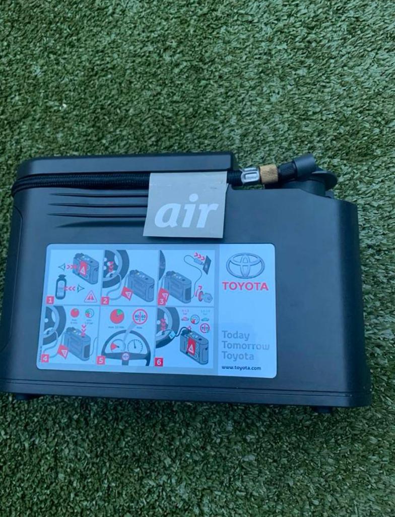 Origineel Toyota 12 volt air luchtpomp nieuw, Ophalen of Verzenden