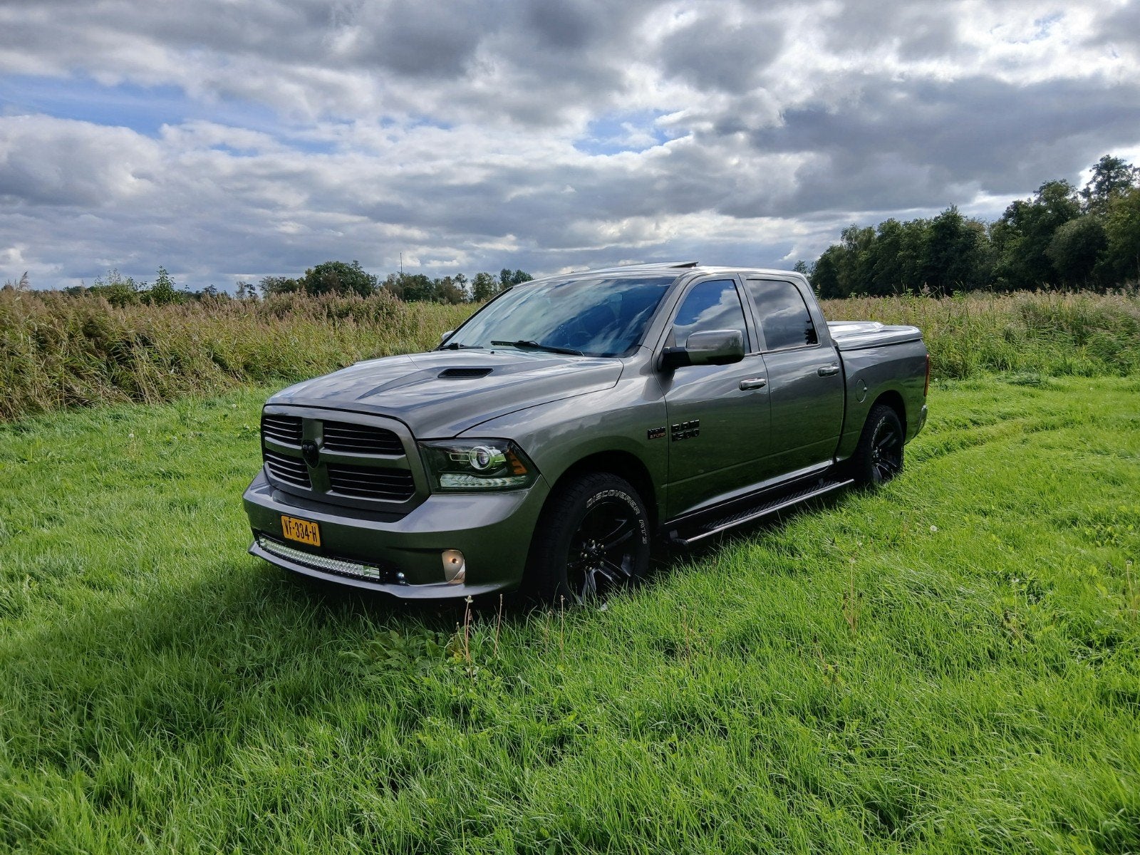 Dodge Ram 1500 Sport Marge!, Automaat, 450 kg, 5654 cc, Vierwielaandrijving