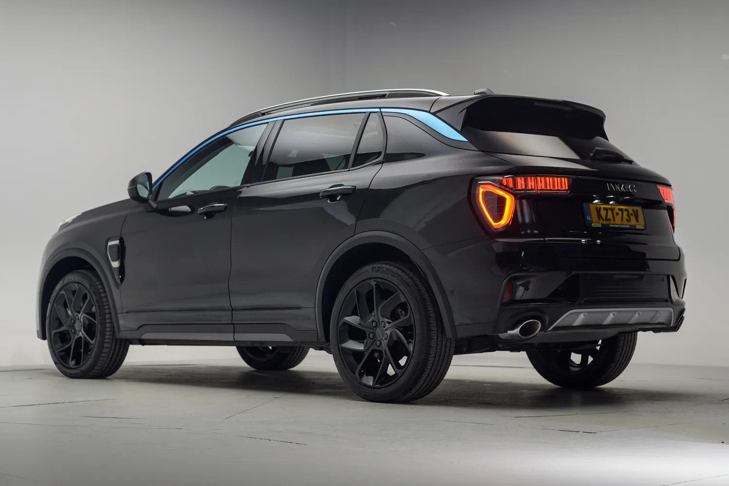 Lynk & Co 01 1.5 PHEV MY22 Zwart [ SoH 96,5% | Pano 360°cam, Auto's, Automaat, Zwart, Bedrijf, 1854 kg