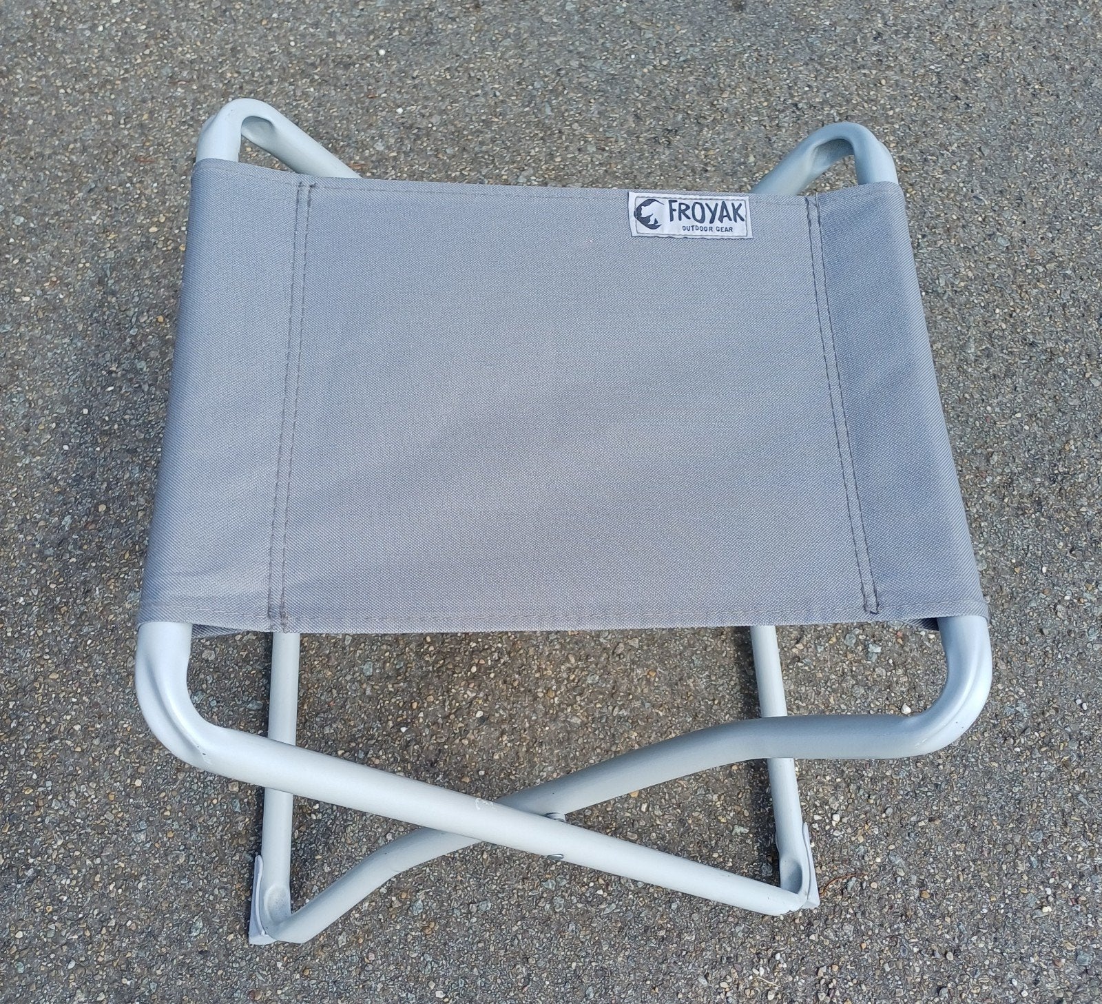 Froyak outdoor gear opvouwbaar krukje - Grijs 47 cm hoog, Ophalen of Verzenden, Gebruikt