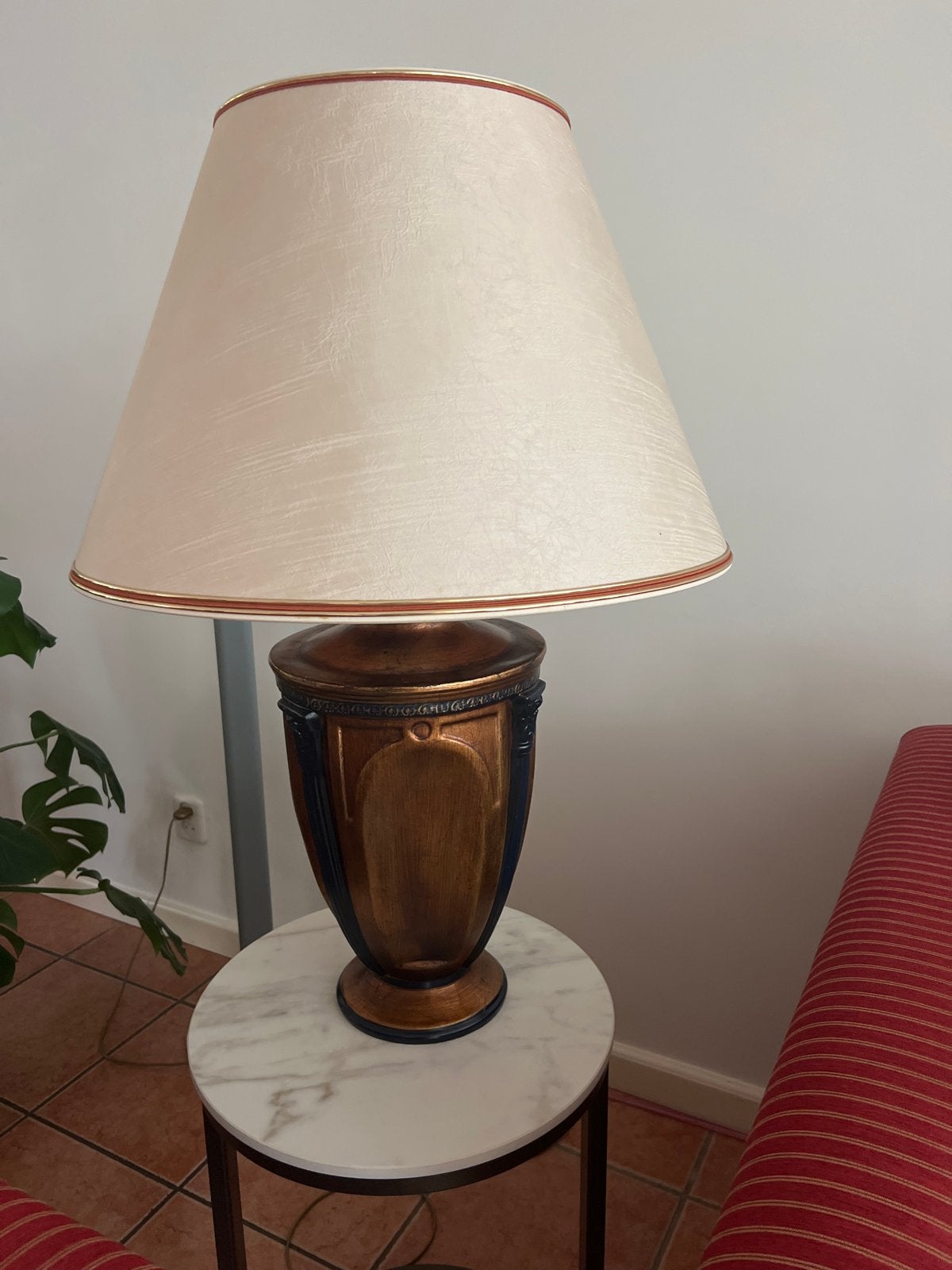 Twee elegante  tafellampen, klassieke uitstraling 50,- p/st, Antiek en Kunst, Ophalen